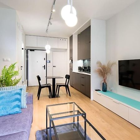 Modern Apt Next To Train Station Cracovia Exterior foto