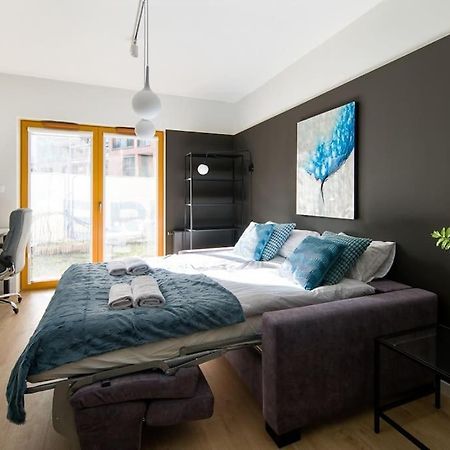 Modern Apt Next To Train Station Cracovia Exterior foto