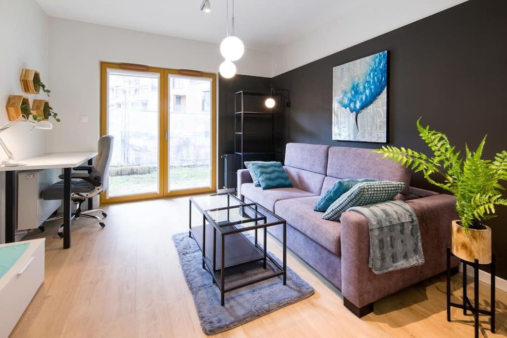 Modern Apt Next To Train Station Cracovia Exterior foto